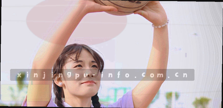 四个连续方格组成的验证流程示意图，箭头沿对角线推进，不含人物